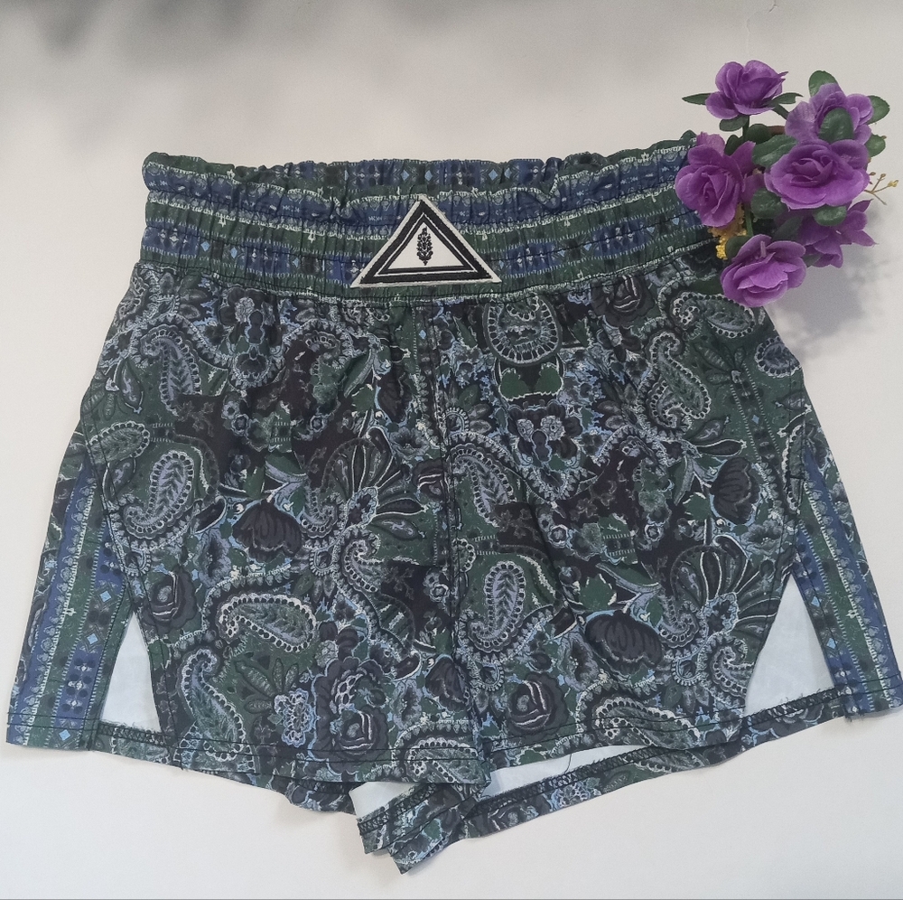 Fp Free People Movement Paisley Printed Next Round Shorts extra Small - Picture 3 of 8